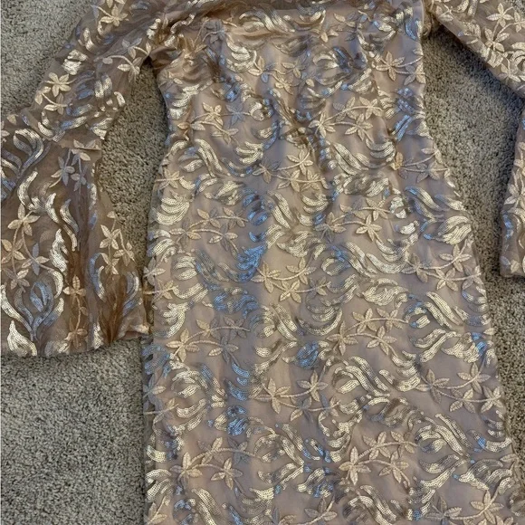 Calvin Klein Gold Long Sleeve Lace Dress - Picture 4 of 6